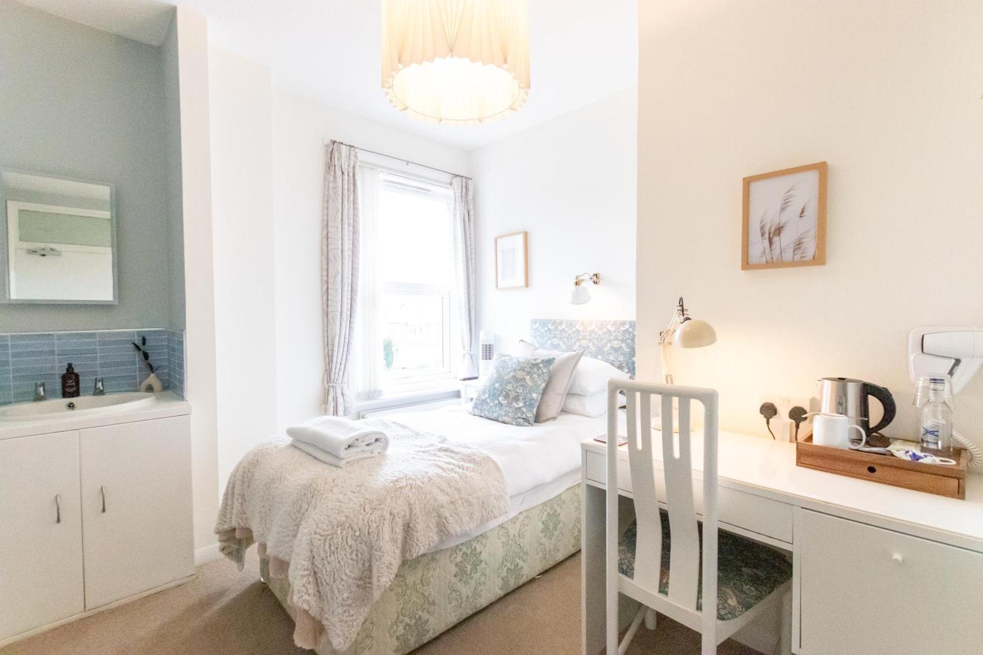 ホテル Poole Park House エクステリア 写真