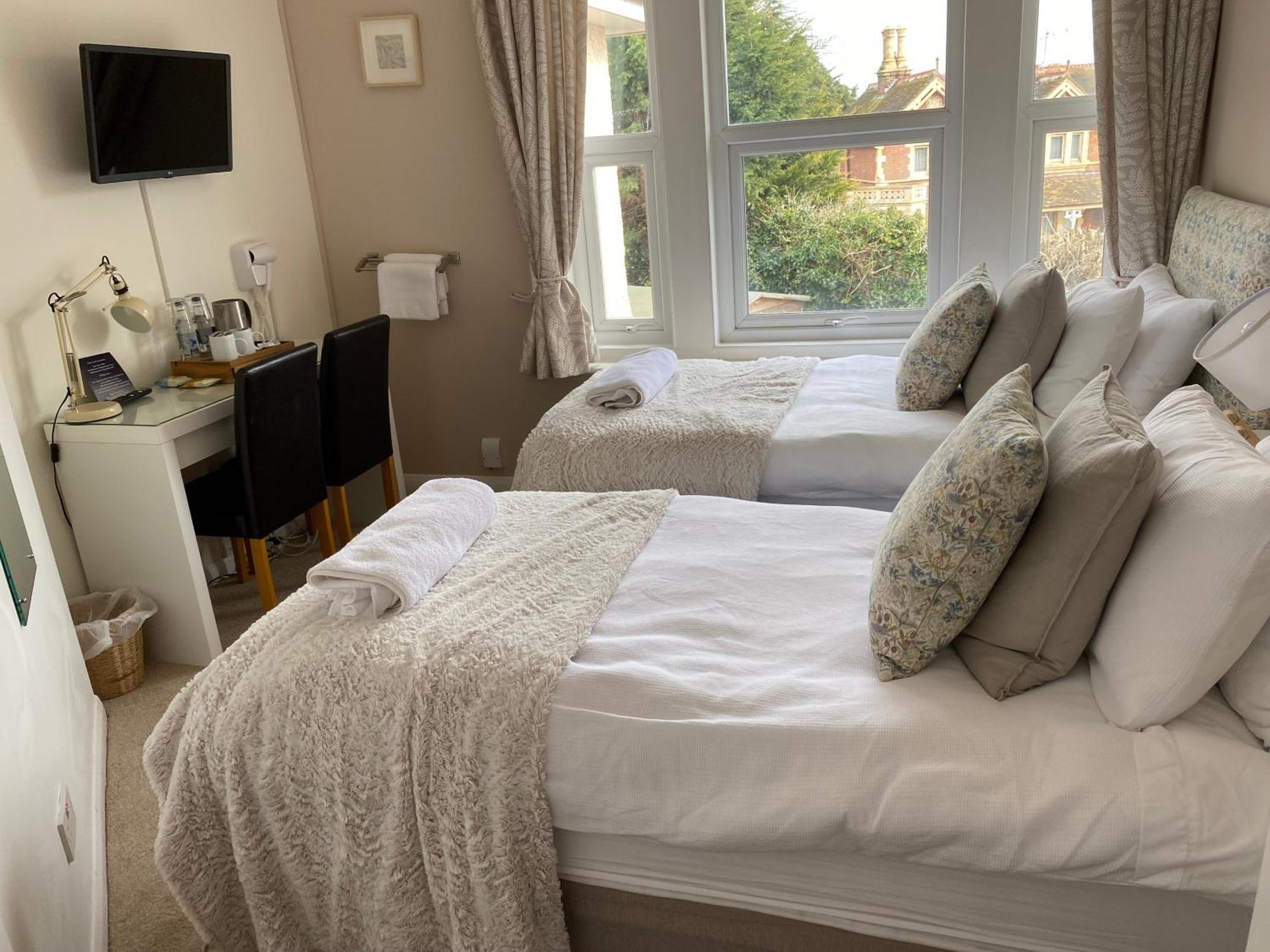 ホテル Poole Park House エクステリア 写真